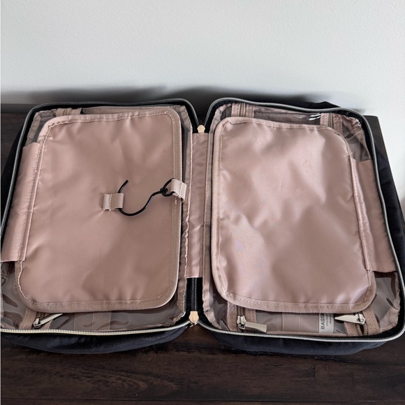 Bagsmart Toiletries Bag. - Picture 6 of 10